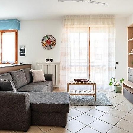 Casti - Appartamento Mm3 Comasina Milan Exterior photo