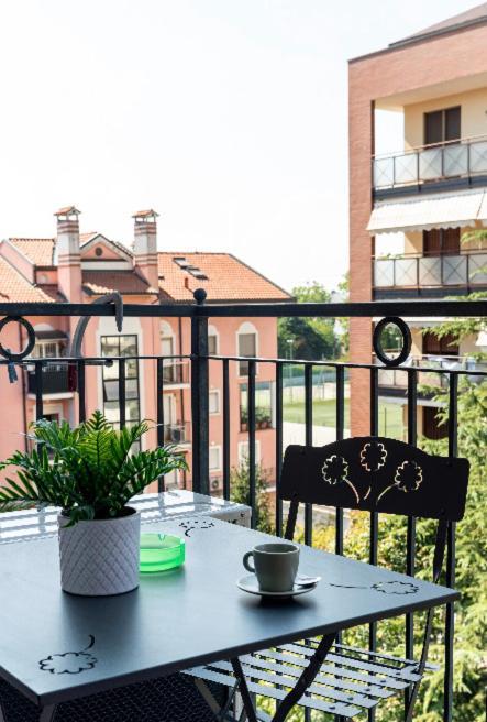 Casti - Appartamento Mm3 Comasina Milan Exterior photo